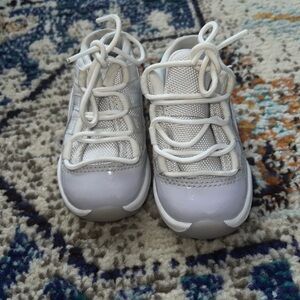 Toddler Jordans 11s cool grey

Used. Please review pictures. No box